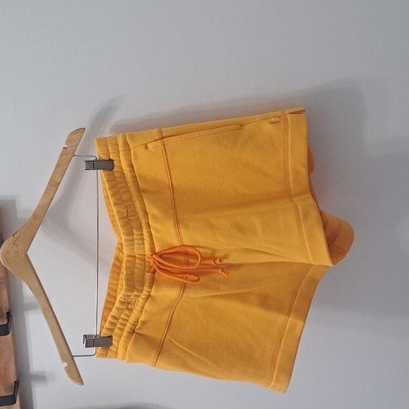 Free Assembly high rise shorts medium - Picture 1 of 4